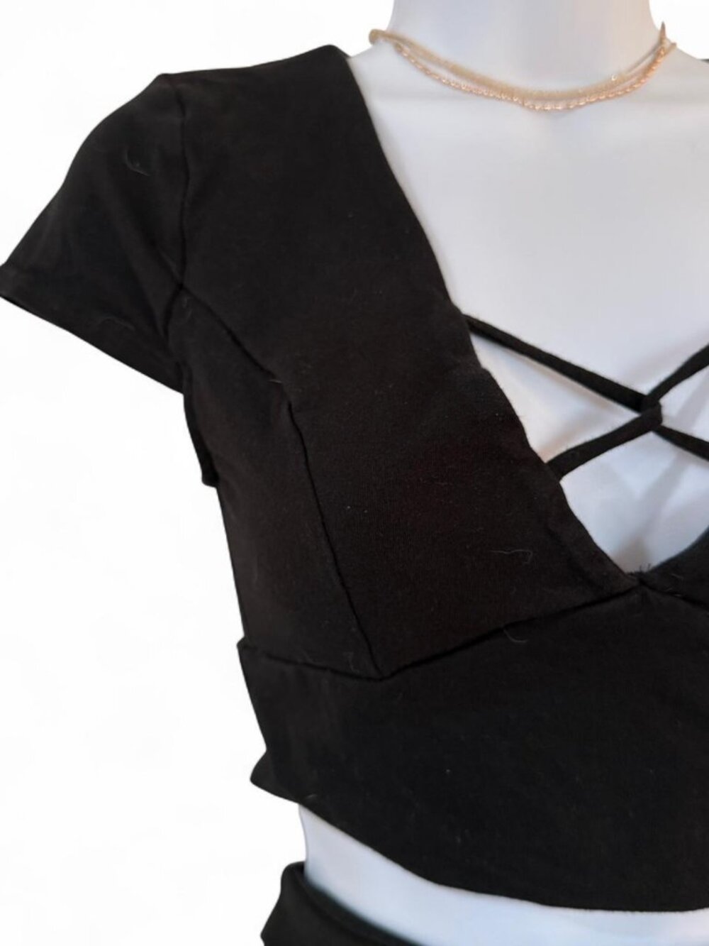 Charlotte Russe Women's Black and Blue Crop-top